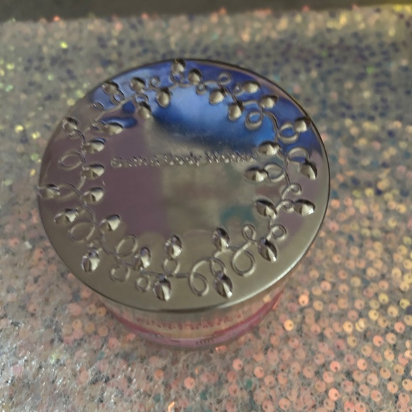 $6.99 SHIPPING Bbw twisted peppermint candle - Picture 2 of 3